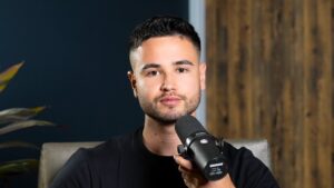 趣味スマホ。スクロールで終わる人生。もう救えない